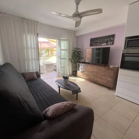 Orlando Pool View And Cozy Terrace Appartamento